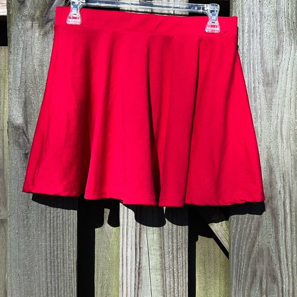 A’Gaci red fit and flare skirt - Picture 2 of 4